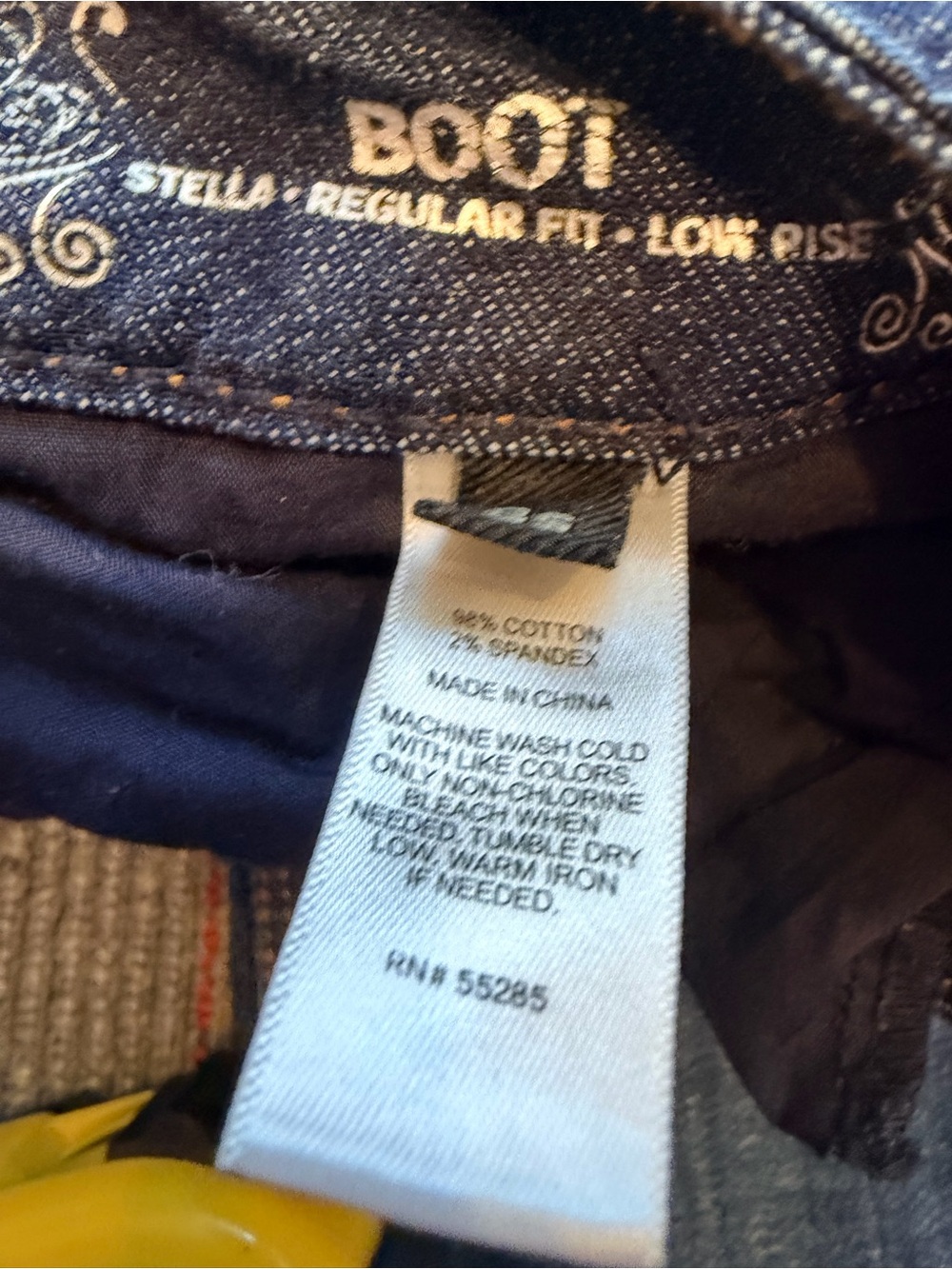 Express Women's 98% Cotton Boot Stella Reg Fit Low Rise Jeans Size 8S Waist 17in - Picture 9 of 12